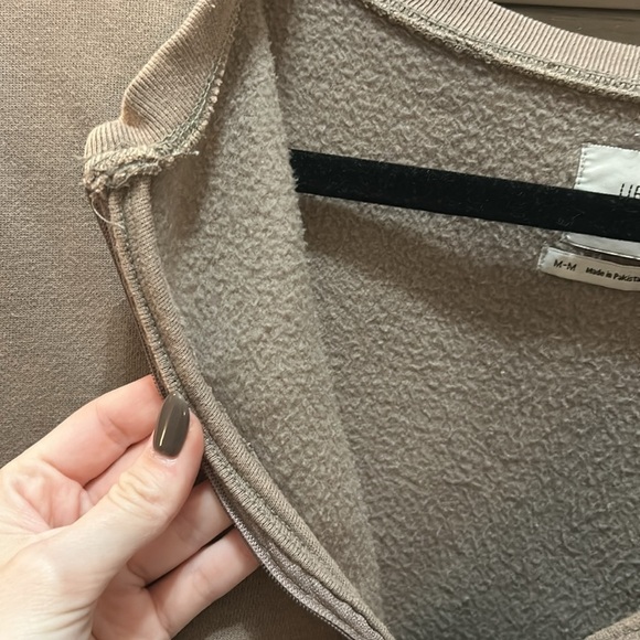 Urban Outfitters Cropped Sweatshirt - Picture 3 of 4